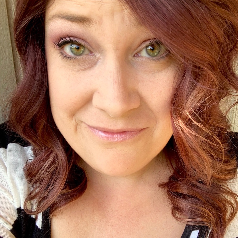 Meet your Posher, Nicole